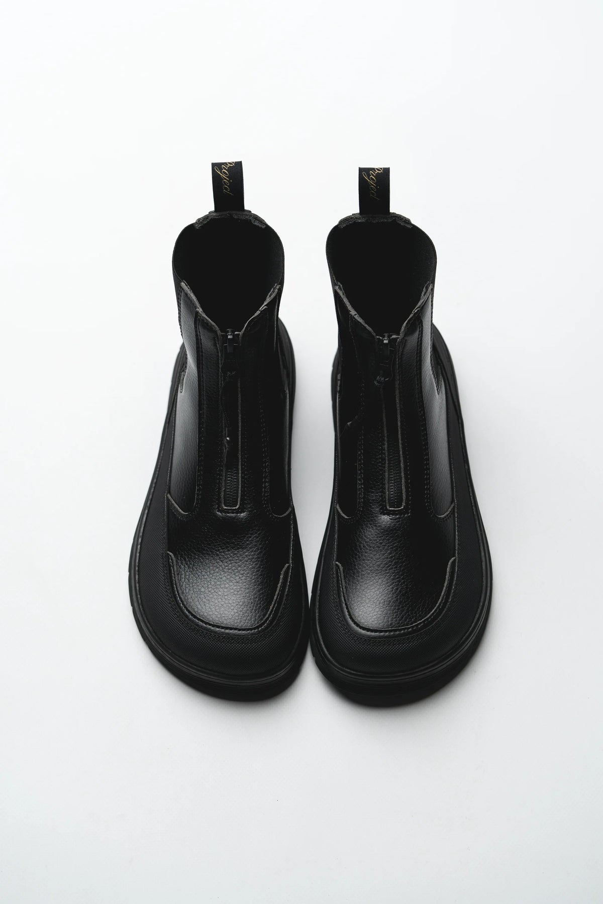 OHNE - Zuri Chelsea Boot, Black