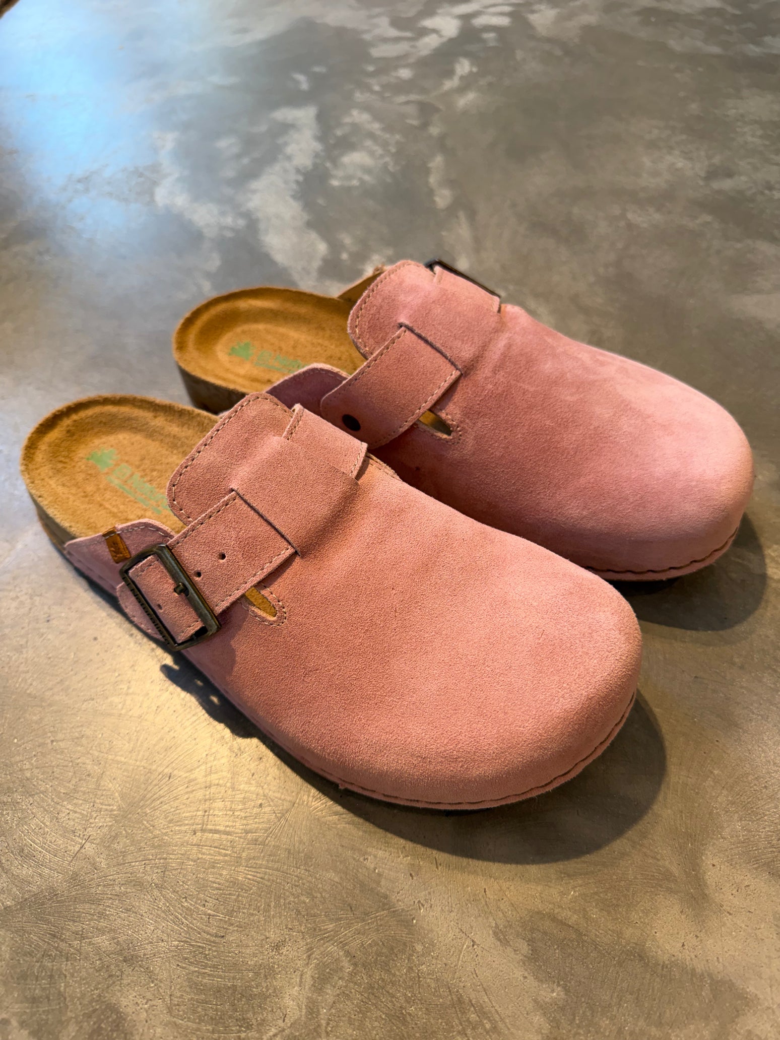 El Naturalista - N5796 silk suede Candy